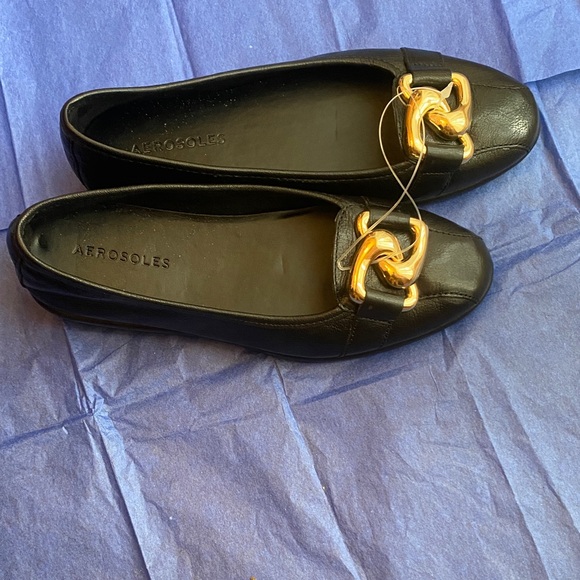 AEROSOLES Black Flats with Gold Chain Detail - Picture 1 of 7